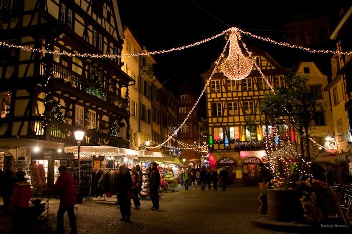 Strasbourg - Immobilier - CENTURY 21 Étoile - Marché de Noël_ place du marché aux cochons de lait