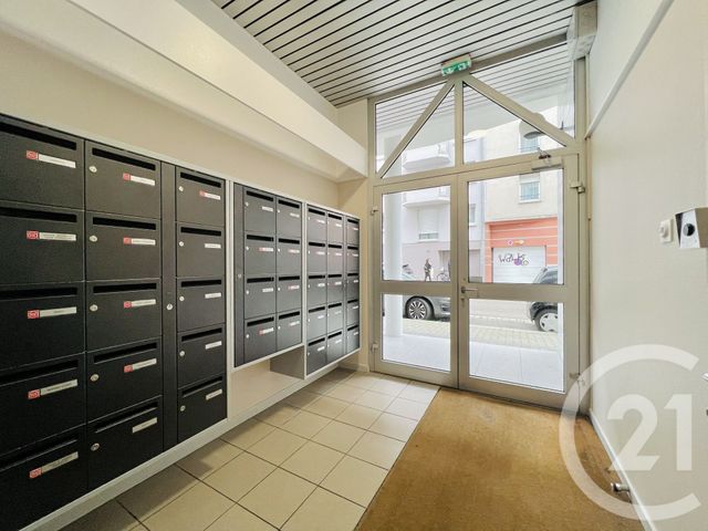 Afficher la photo en grand Appartement F2 à vendre - 2 pièces - 50.0 m2 - STRASBOURG - 67 - ALSACE - Century 21 Etoile