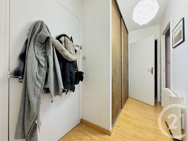 Afficher la photo en grand Appartement F2 à vendre - 2 pièces - 50.0 m2 - STRASBOURG - 67 - ALSACE - Century 21 Etoile