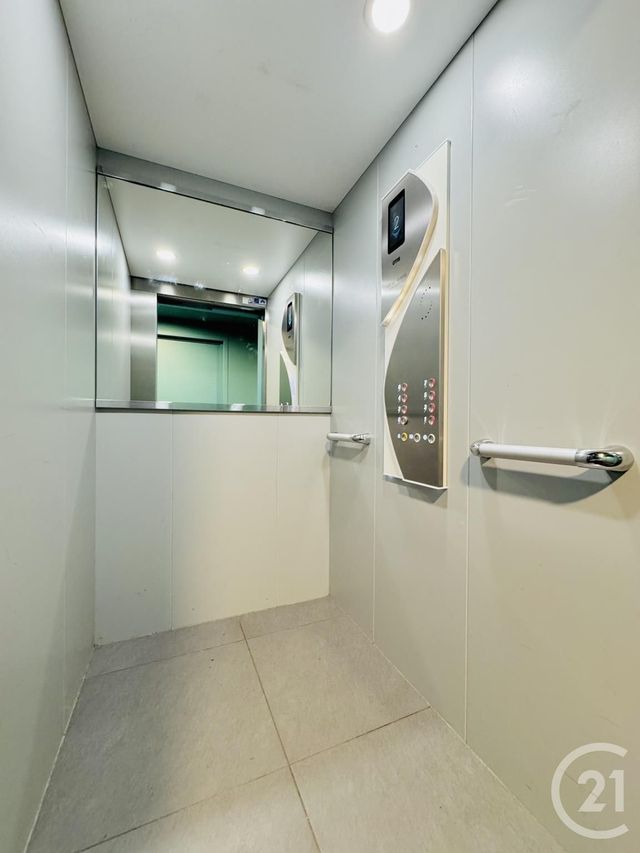 Afficher la photo en grand Appartement à vendre - 3 pièces - 69.0 m2 - STRASBOURG - 67 - ALSACE - Century 21 Etoile