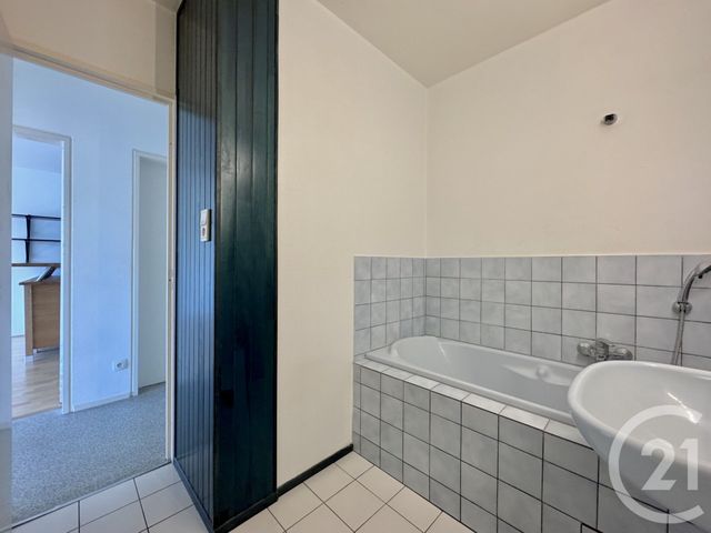 Afficher la photo en grand Appartement F2 à vendre - 2 pièces - 50.48 m2 - STRASBOURG - 67 - ALSACE - Century 21 Etoile