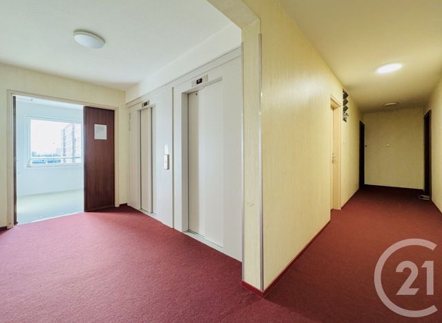 Afficher la photo en grand Appartement F2 à vendre - 2 pièces - 44.46 m2 - STRASBOURG - 67 - ALSACE - Century 21 Etoile