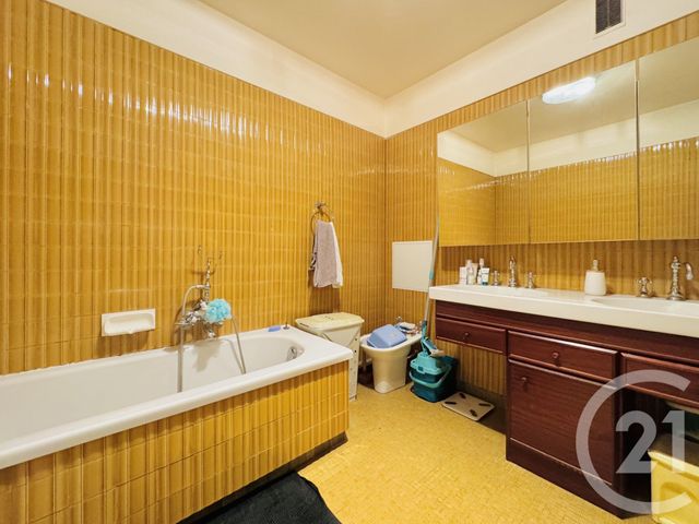 Afficher la photo en grand Appartement à vendre - 4 pièces - 91.31 m2 - STRASBOURG - 67 - ALSACE - Century 21 Etoile