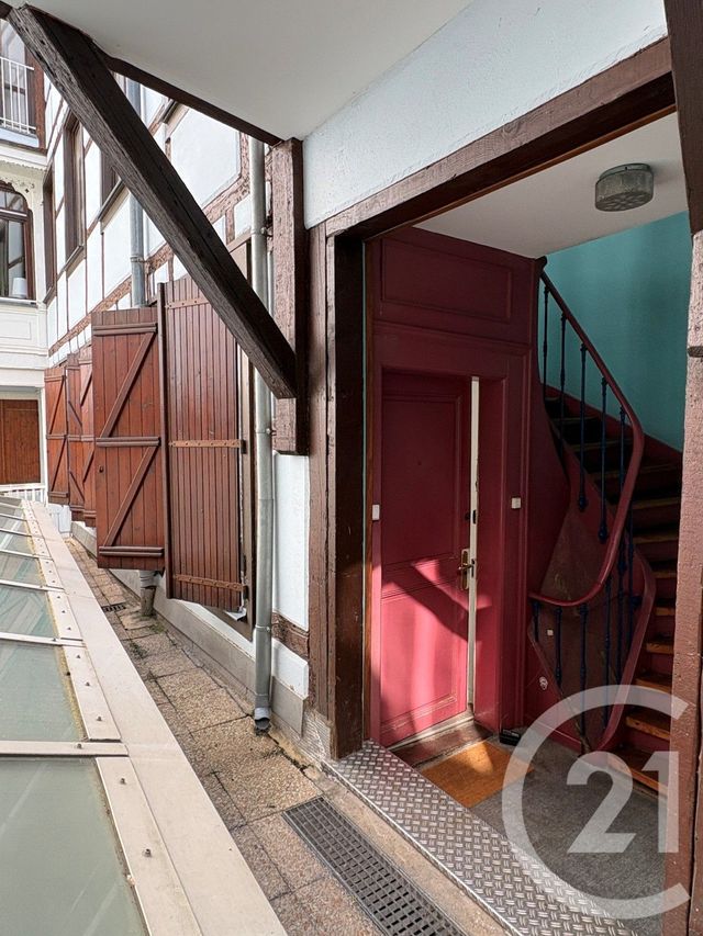 Appartement F2 à vendre - 2 pièces - 29.4 m2 - STRASBOURG - 67 - ALSACE - Century 21 Etoile